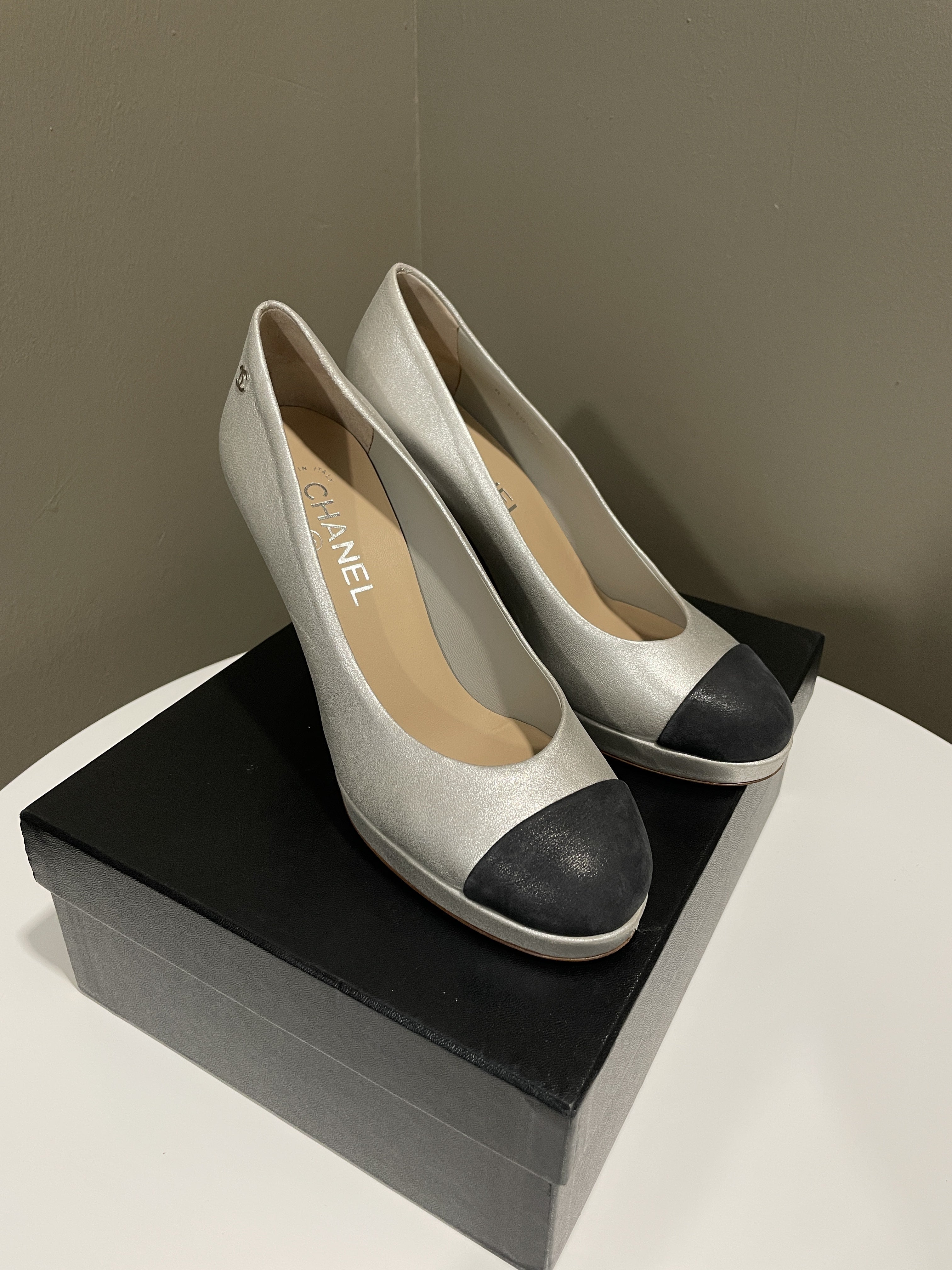 Chanel 15C Classic Pump Heels Silver Size 38.5