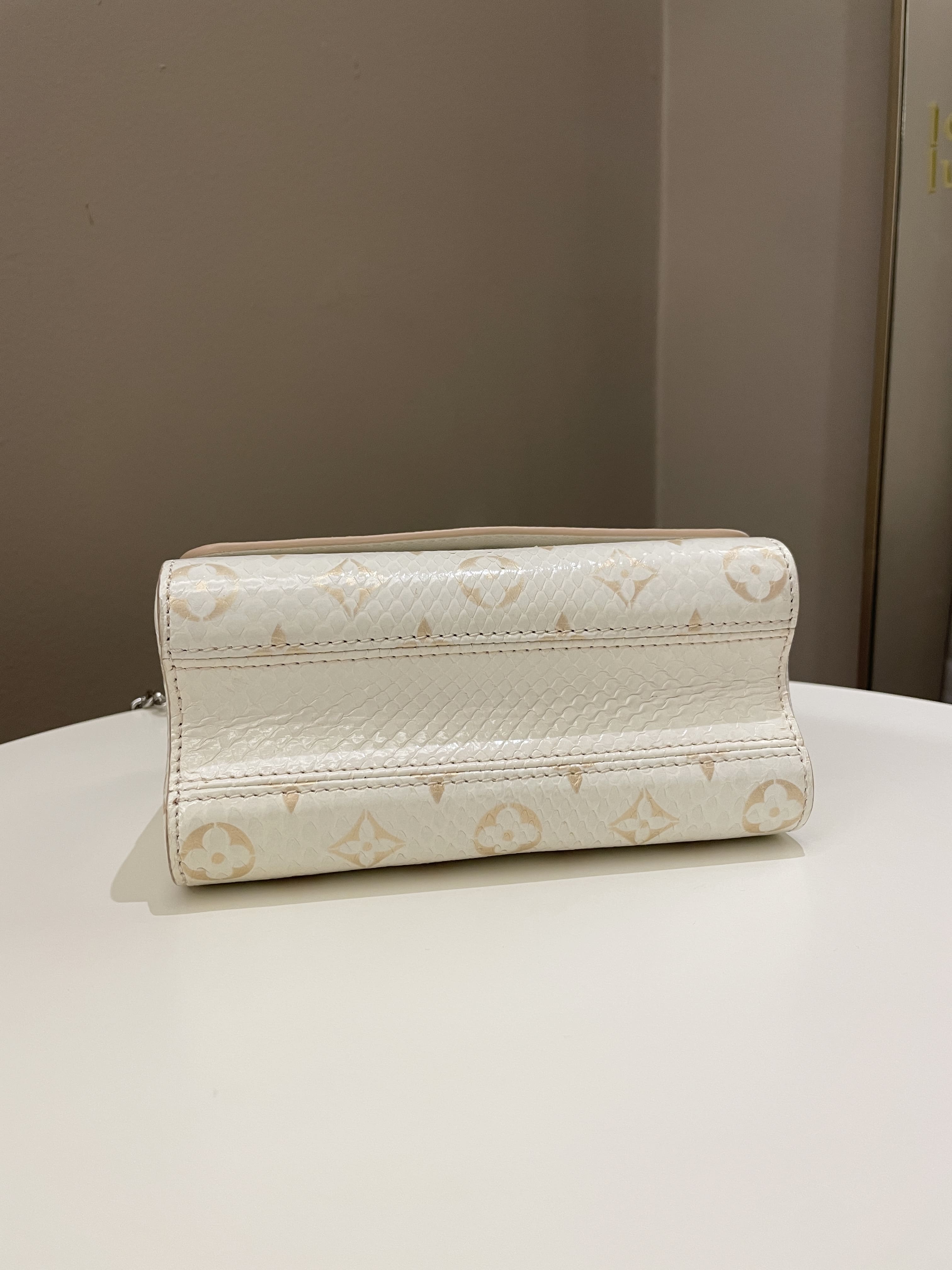 Louis Vuitton Twist Bag Creme / Beige Python