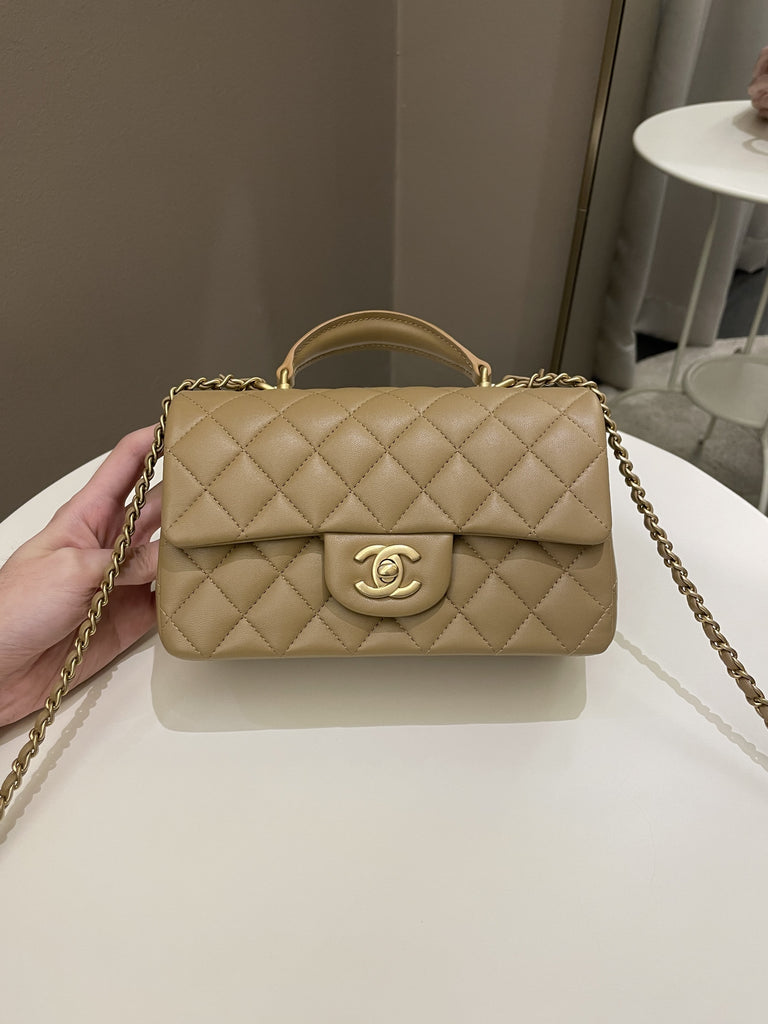 Chanel 22C Pearl Crush Purse-Vanity W. Chain Lambskin Black Gold Shoulder  Bag