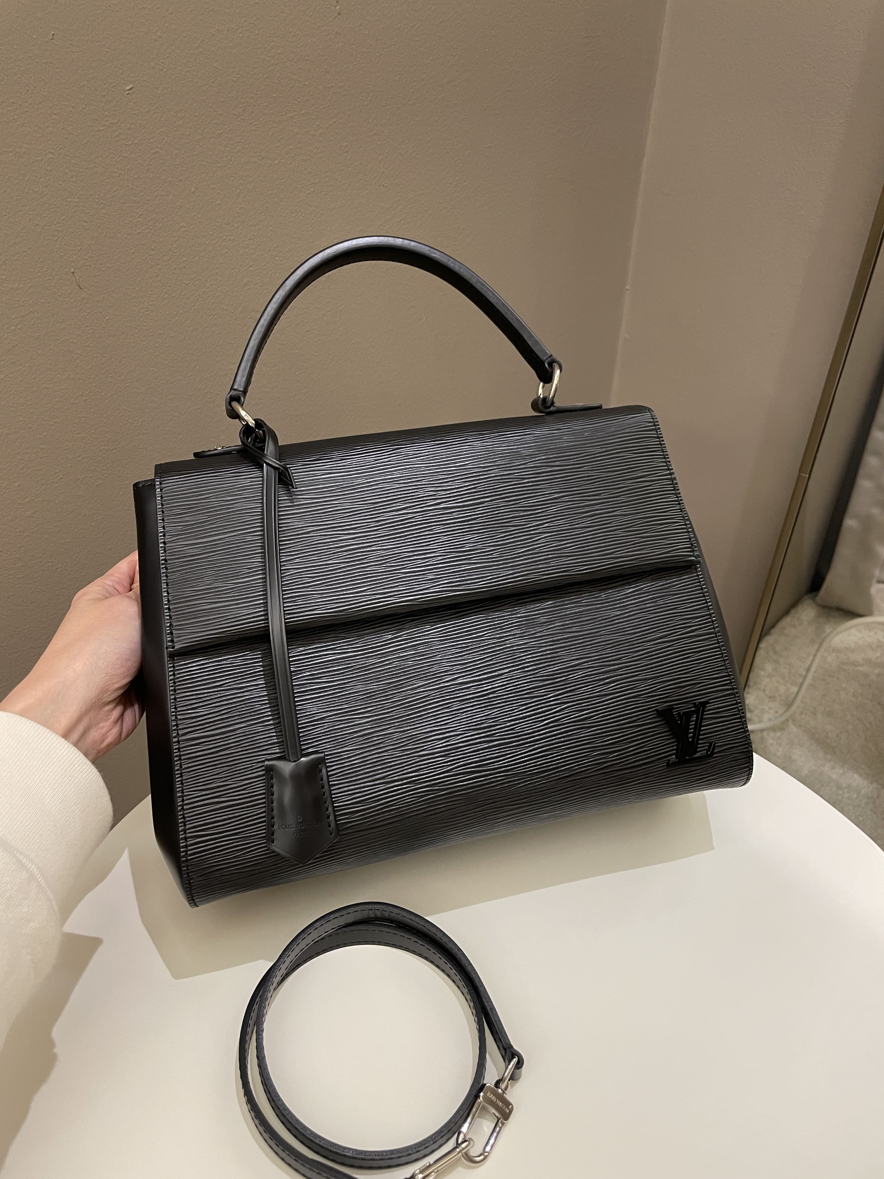 Louis Vuitton Cluny in Black