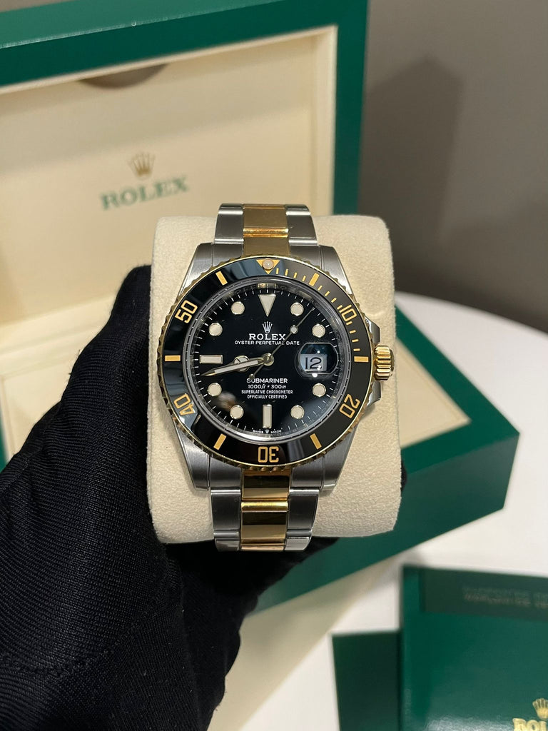 Rolex Submariner Date (up right crown) Black Dial 18K Yellow Gold, Oyster steel