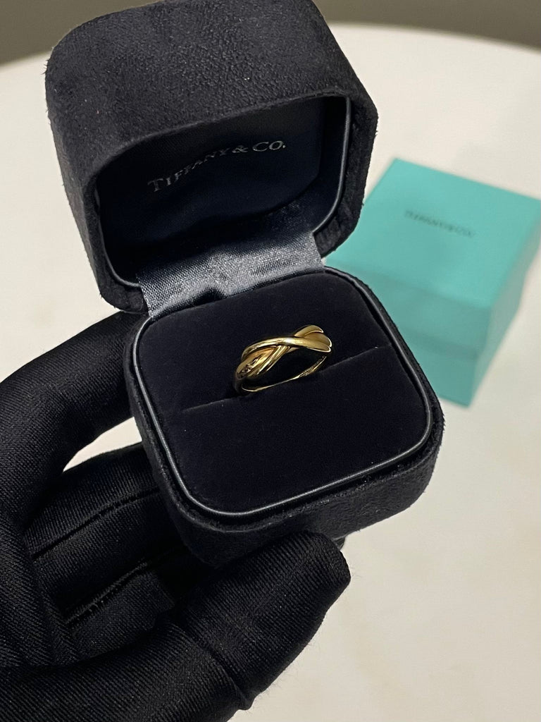 Tiffany & Co. Infinity Ring 18K Gold Size 6