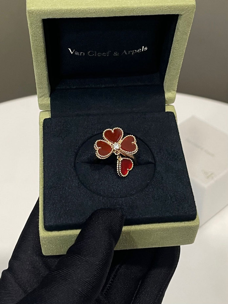 Van Cleef & Arpels Sweet Hearts Ring 18K Yellow Gold