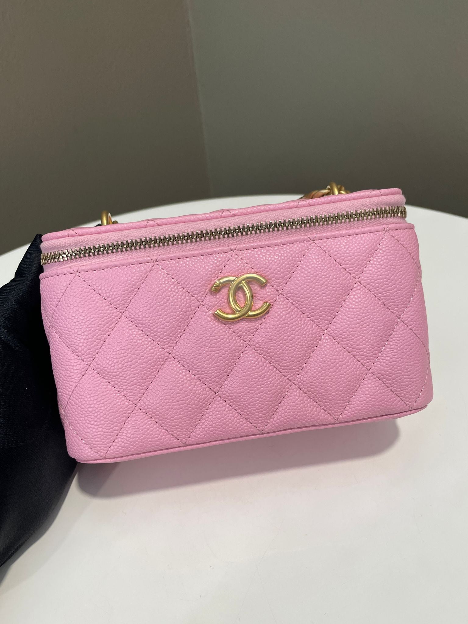 Chanel 23P Sweet Heart Vanity Rectangular Bubblegum Pink Caviar ...