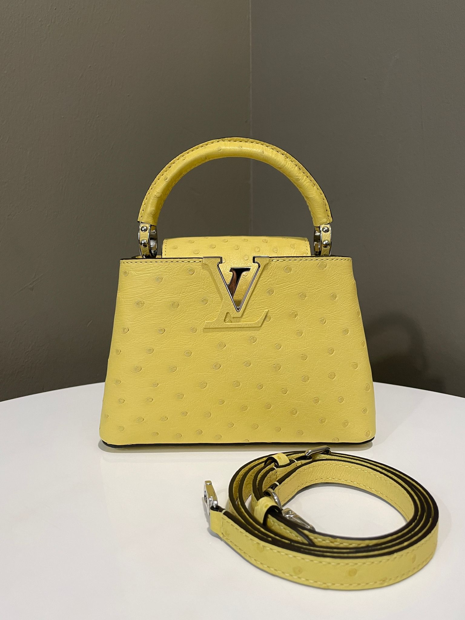 アリーデベルチLouis Vuitton ゴールド ネクタイ 箱付き Products – Page 109 – LOVELOTSLUXURY