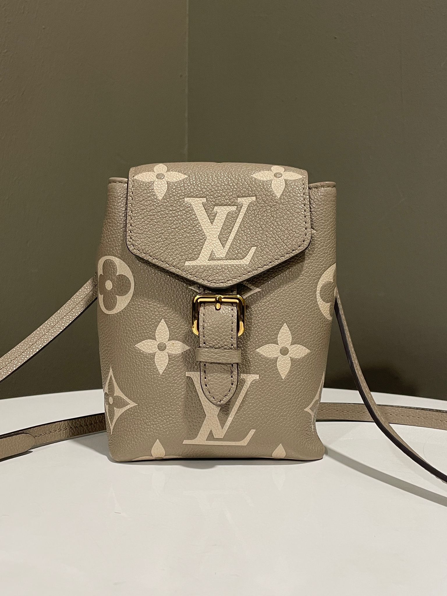 アリーデベルチLouis Vuitton ゴールド ネクタイ 箱付き コフレ・トレゾール 24 モノグラム｜ルイ・ヴィトン 公式サイト