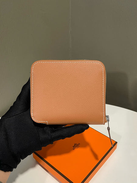 フランス発【HERMES】ウォレット Silk'In Compact Gold /DHL発送 085272CKAA_front_wm_1