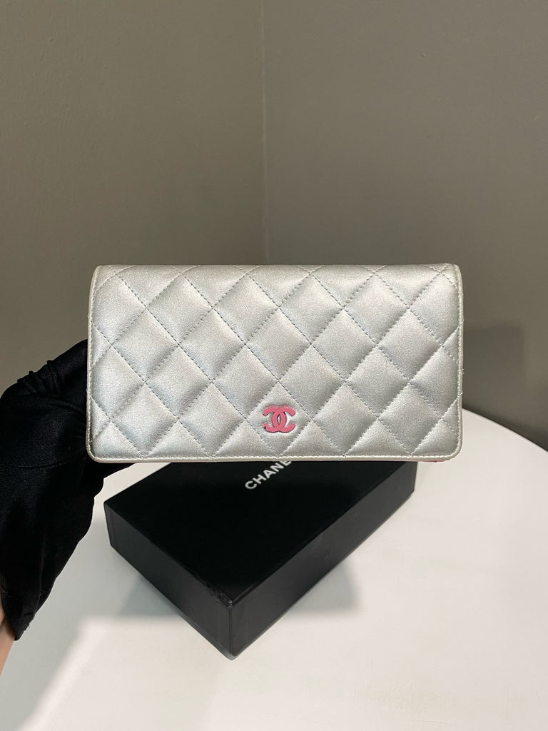 Chanel Quited Cc Yen Wallet Metallic Silver Lambskin Pink Hardware
