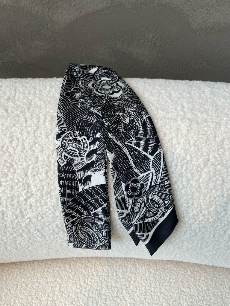 Chanel CC Floral Bandeau Black / White