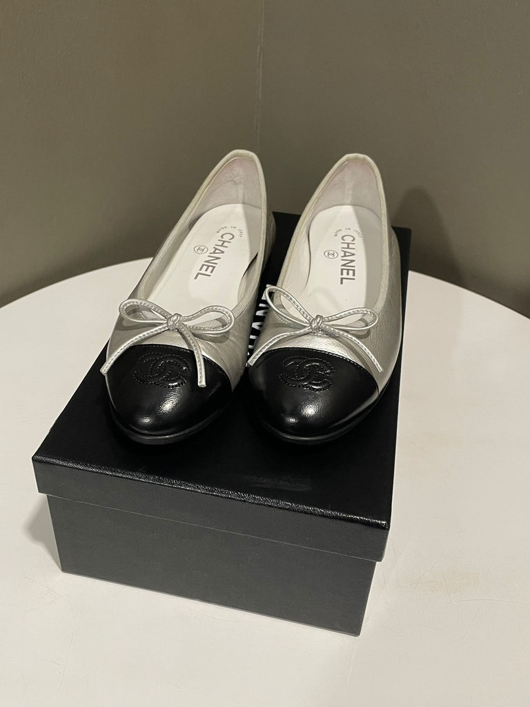 Chanel Ballerina Pumps Silver / Black Size 36 C