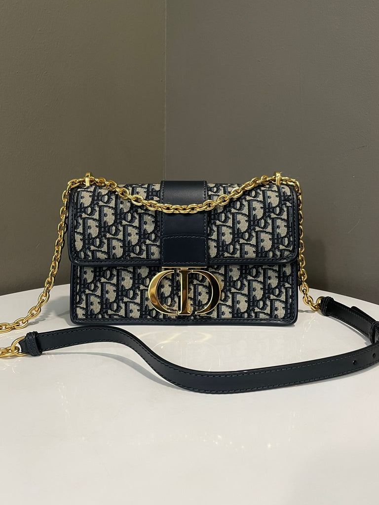 Dior 30 Montaigne Chain Bag Blue Oblique