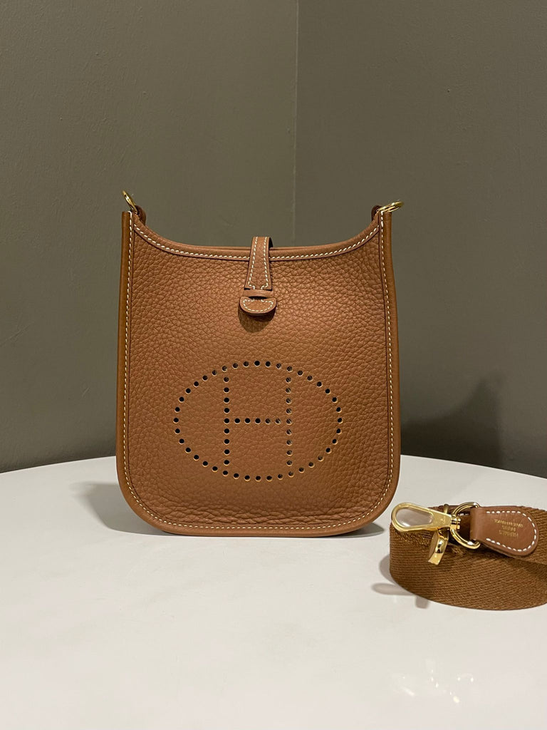 Hermès Twilly Heart Queen 2022AW Silk Black Red Green Gold