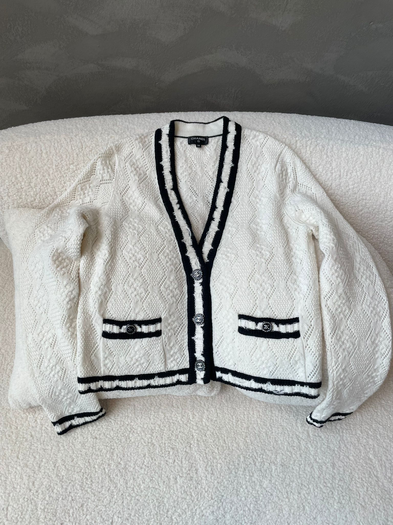 【ラグジュアリーを身に纏う】CHANEL★スカーフ★24B限定 G-DRAGON愛用♡】CHANEL スカーフ (CHANEL/スカーフ) AAA777