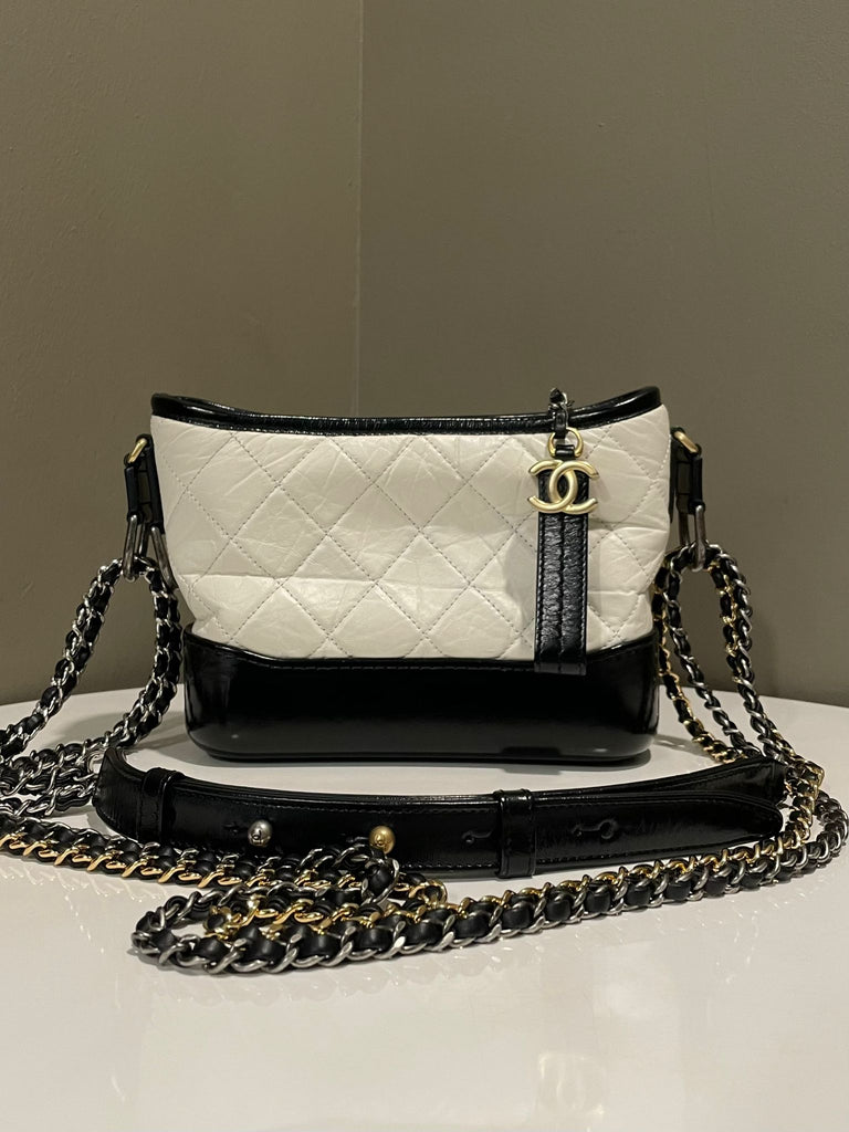 Chanel Quilted Gabrielle Hobo White / Black