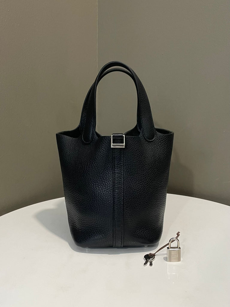 Hermes Picotin 18
Black Noir Clemence
