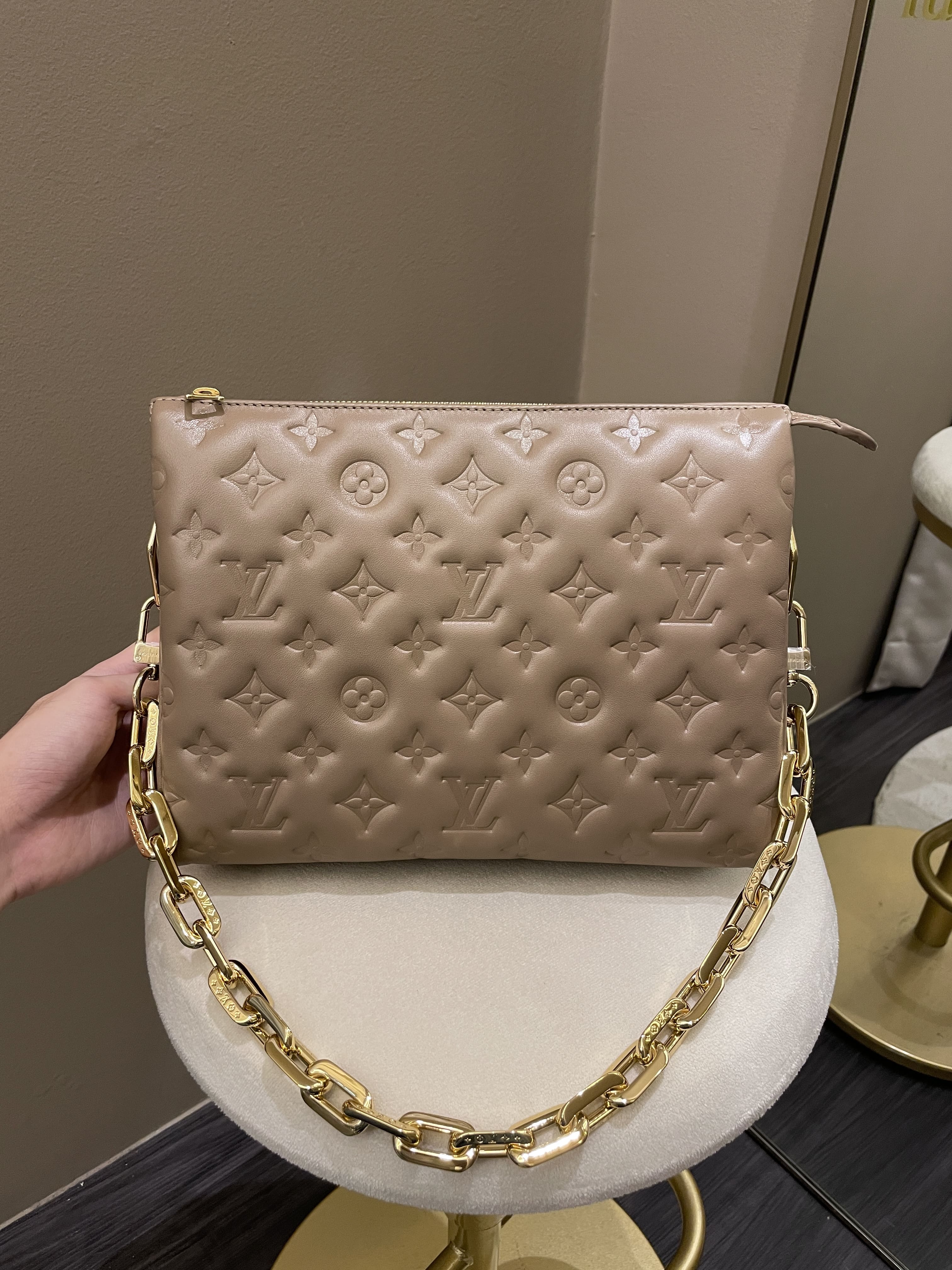 Louis Vuitton - Coussin PM Bag - Taupe - Leather - Women - Luxury