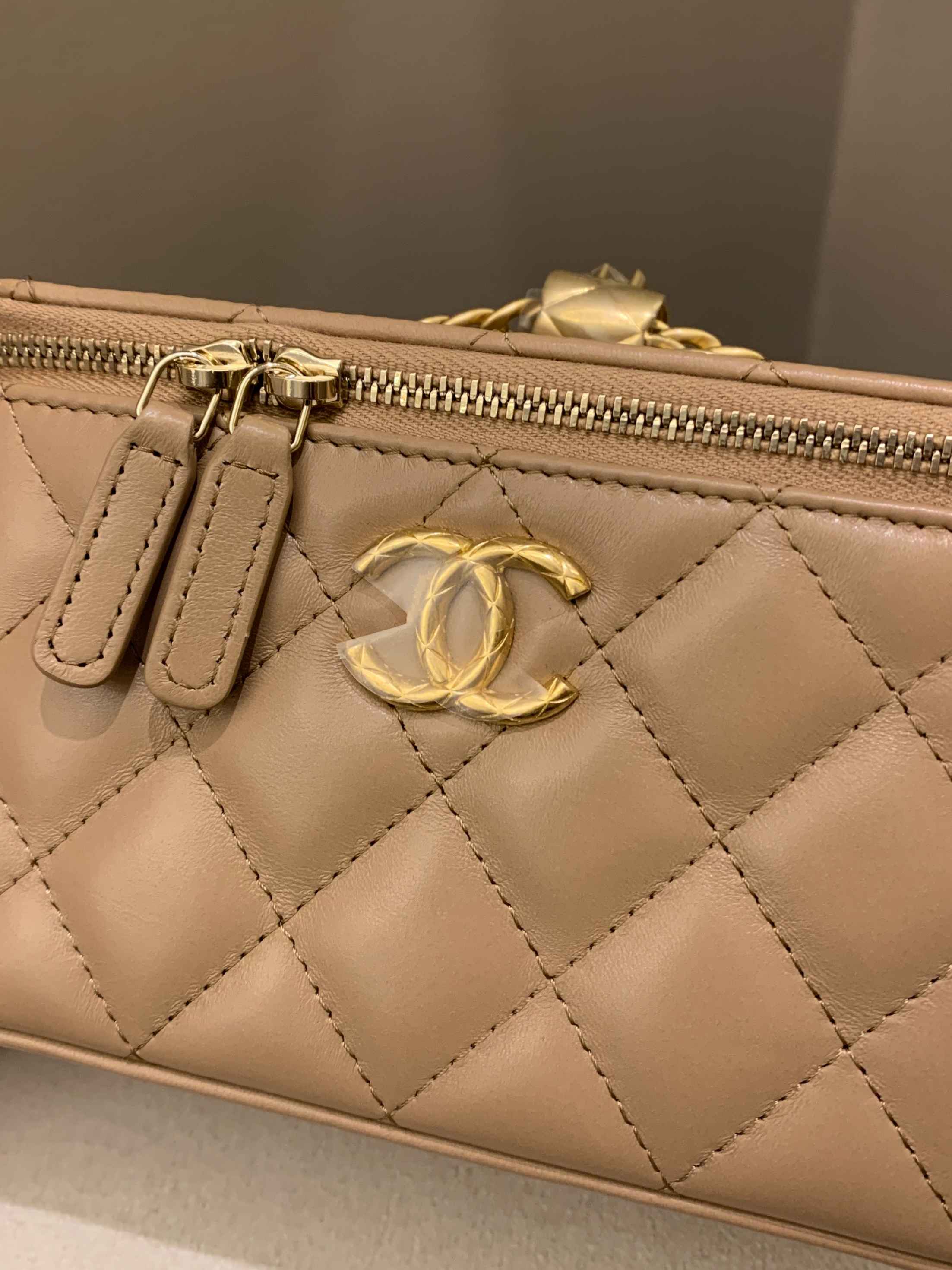 AMORE Vintage on Instagram: Vintage Chanel 20cm Mini Square in Lambskin🖤  🖤This item is not available online DM us to Order Free Shipping Worldwide  📩DM for more info and pricing ➡️info@amorevintagetokyo.com #Vin