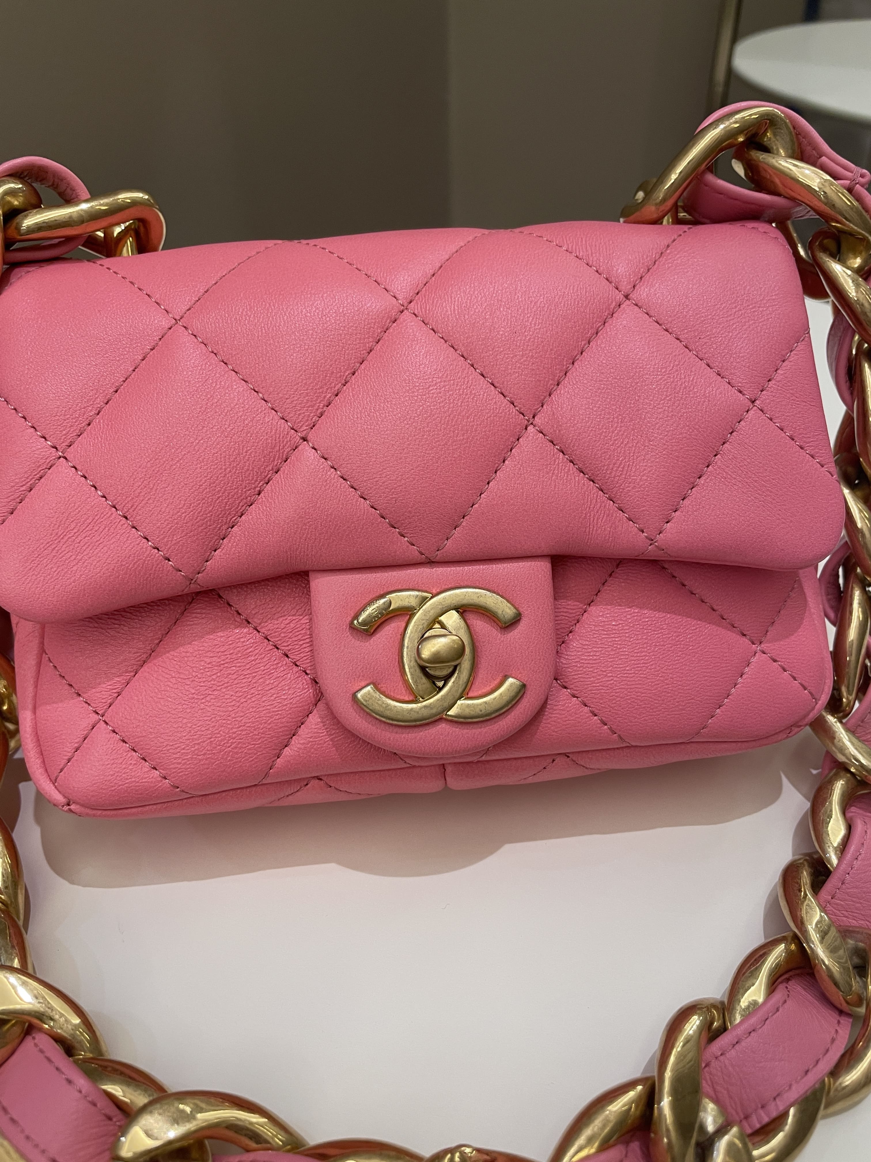 Chanel 22S Funky Town Flap Bag Pink Calfskin – ＬＯＶＥＬＯＴＳＬＵＸＵＲＹ