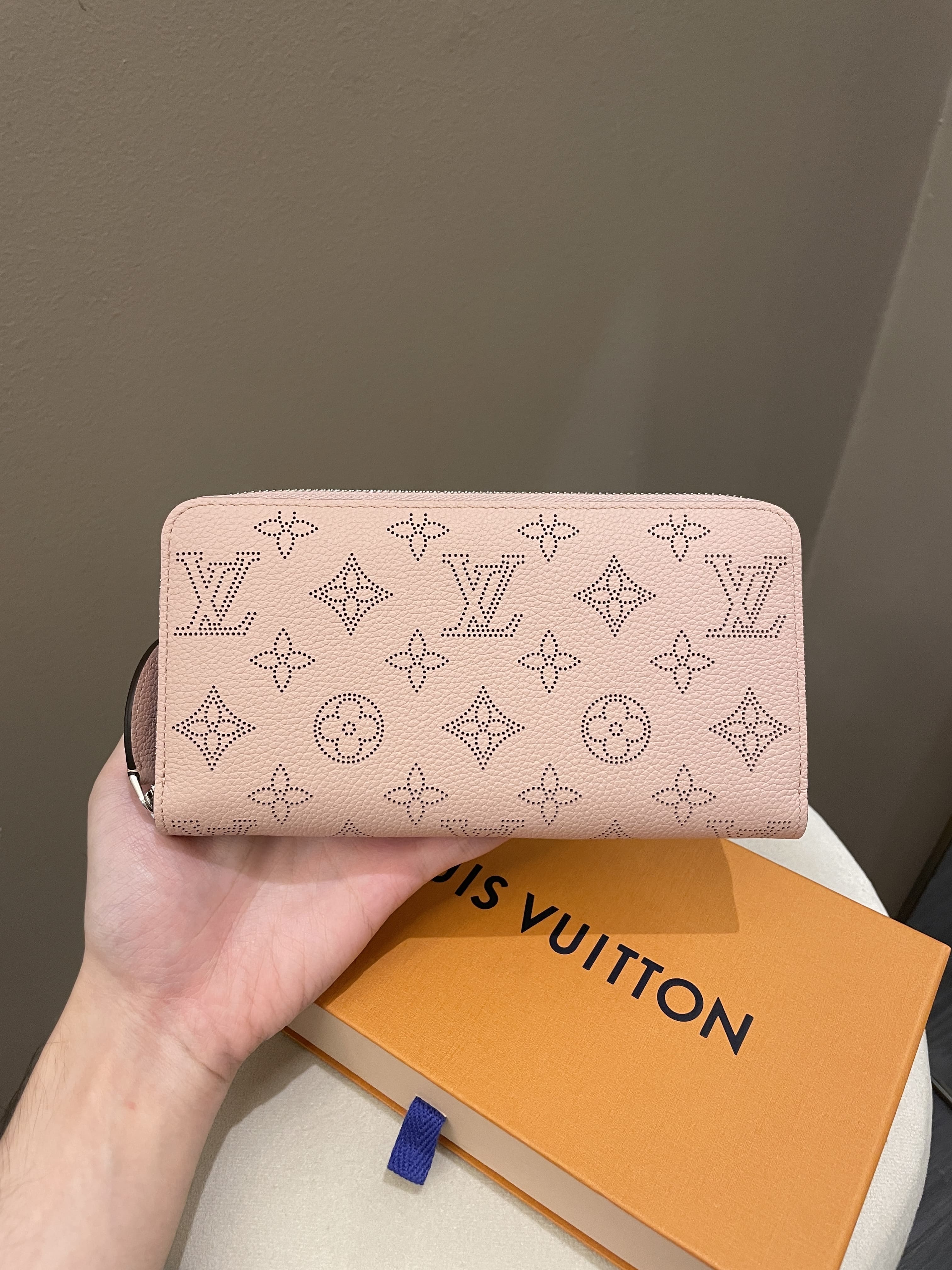 lv wallet pink
