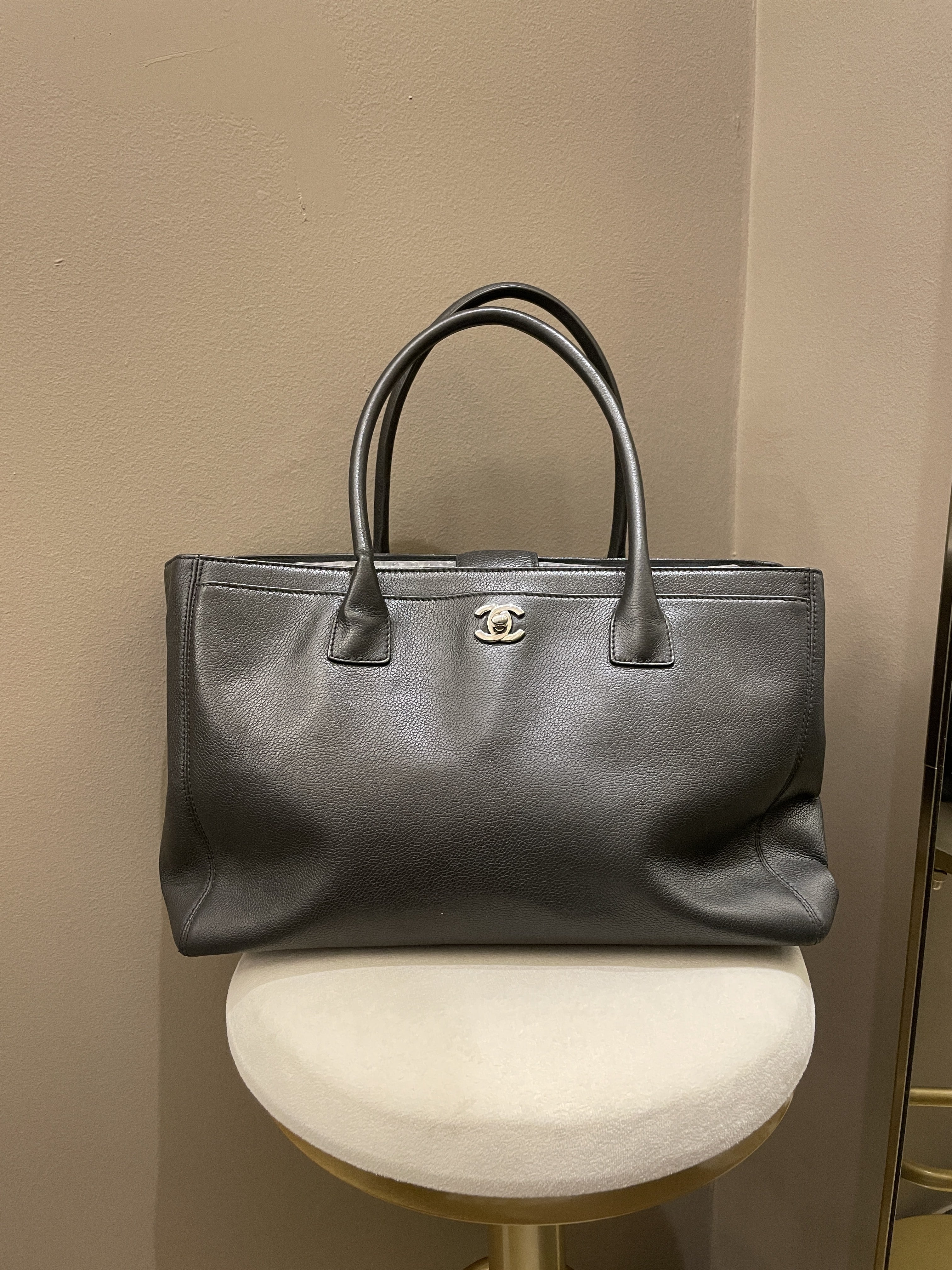 Chanel Executive Tote Bag Dark Grey Grainy Calfskin  ＬＯＶＥＬＯＴＳＬＵＸＵＲＹ