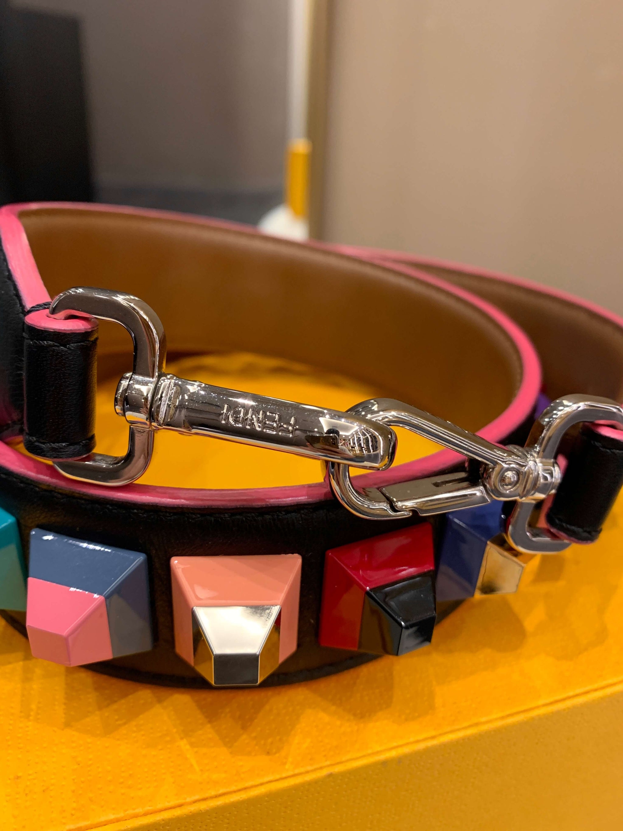 FENDIのコットンのブランケット