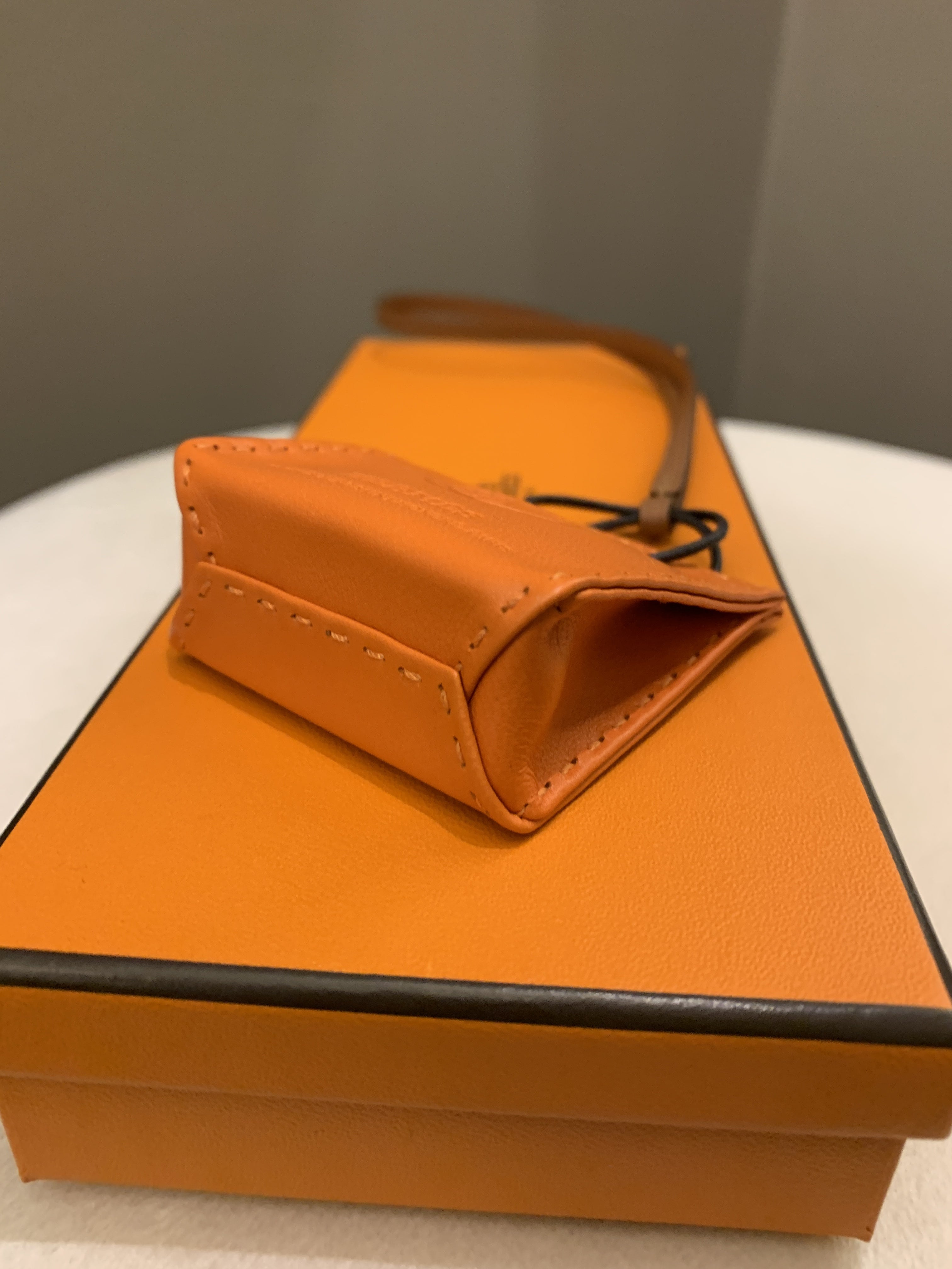Hermes Paper Bag Charm Orange Feu – ＬＯＶＥＬＯＴＳＬＵＸＵＲＹ